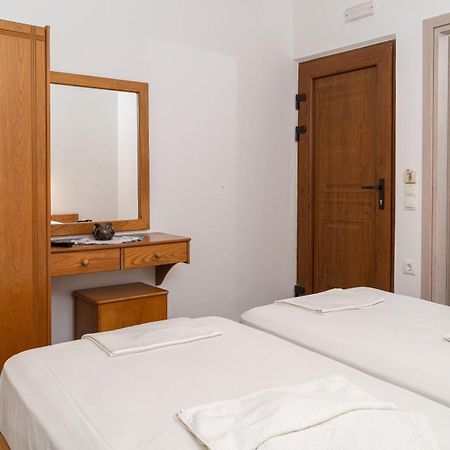 Makrýgialos Akrotiri Apartments מראה חיצוני תמונה