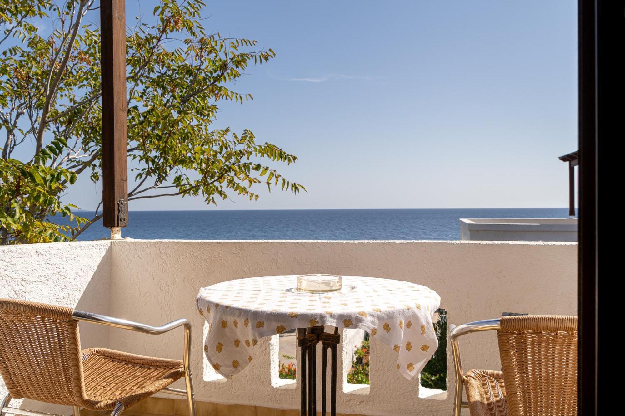 Makrýgialos Akrotiri Apartments מראה חיצוני תמונה