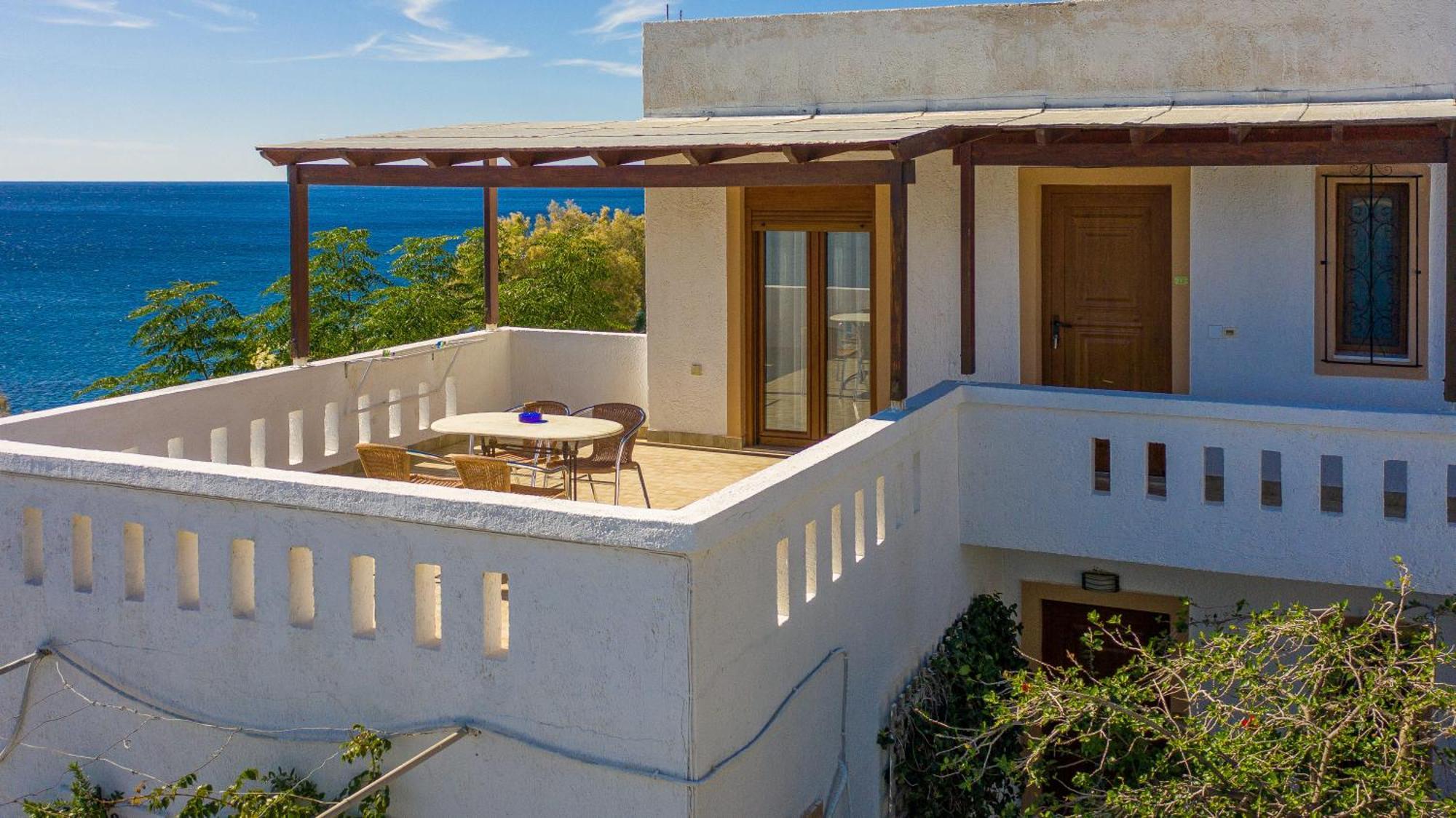 Makrýgialos Akrotiri Apartments מראה חיצוני תמונה