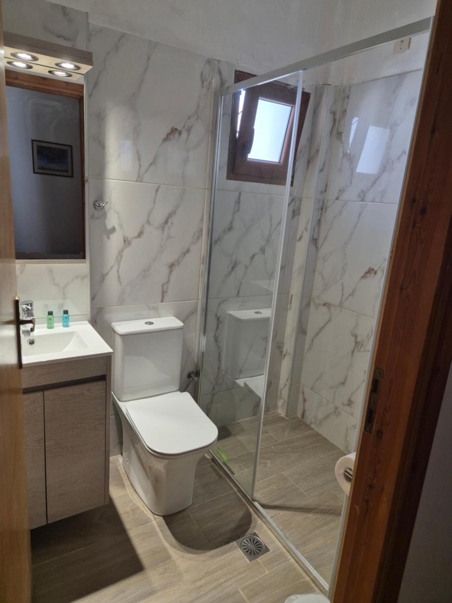 Makrýgialos Akrotiri Apartments מראה חיצוני תמונה