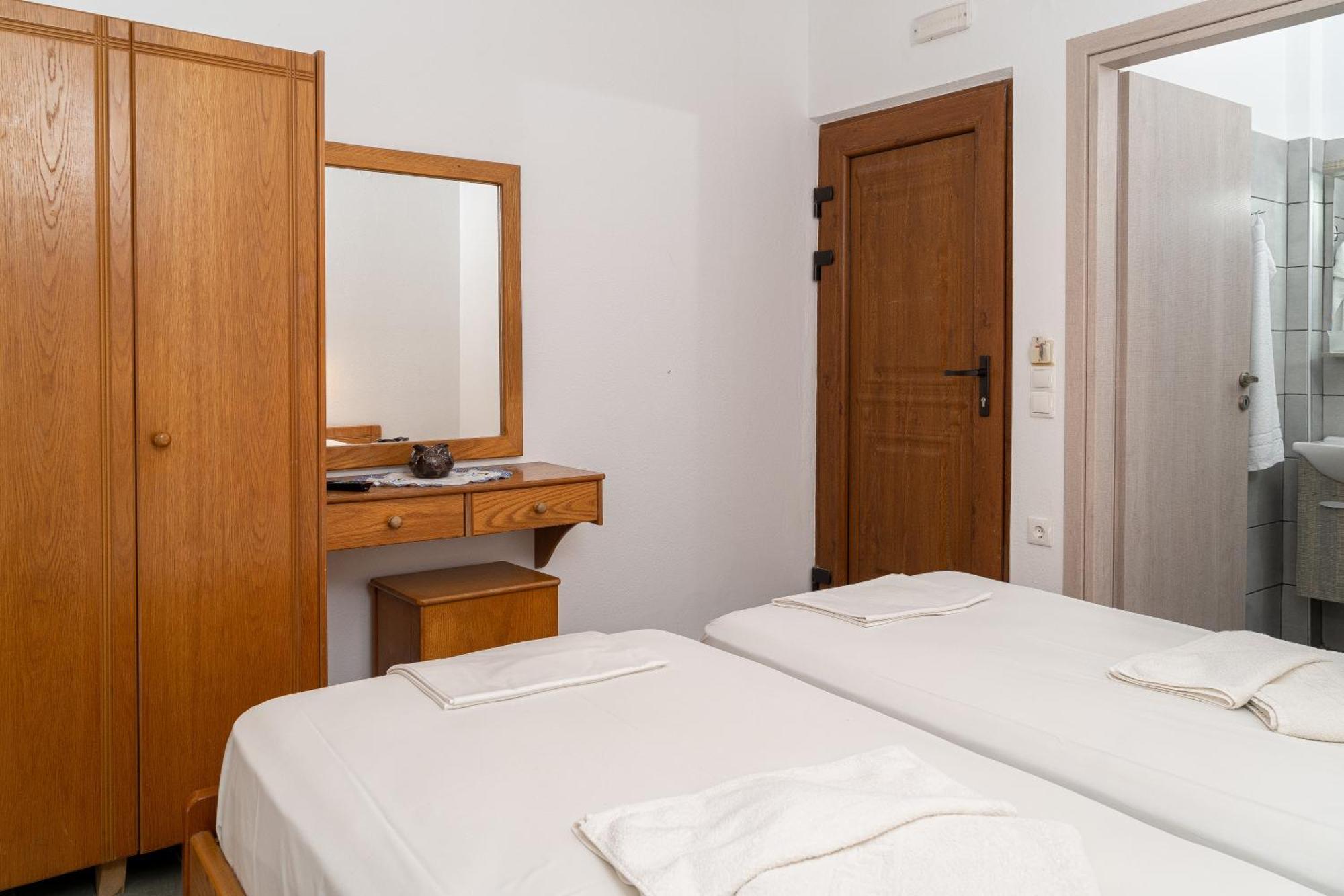 Makrýgialos Akrotiri Apartments מראה חיצוני תמונה