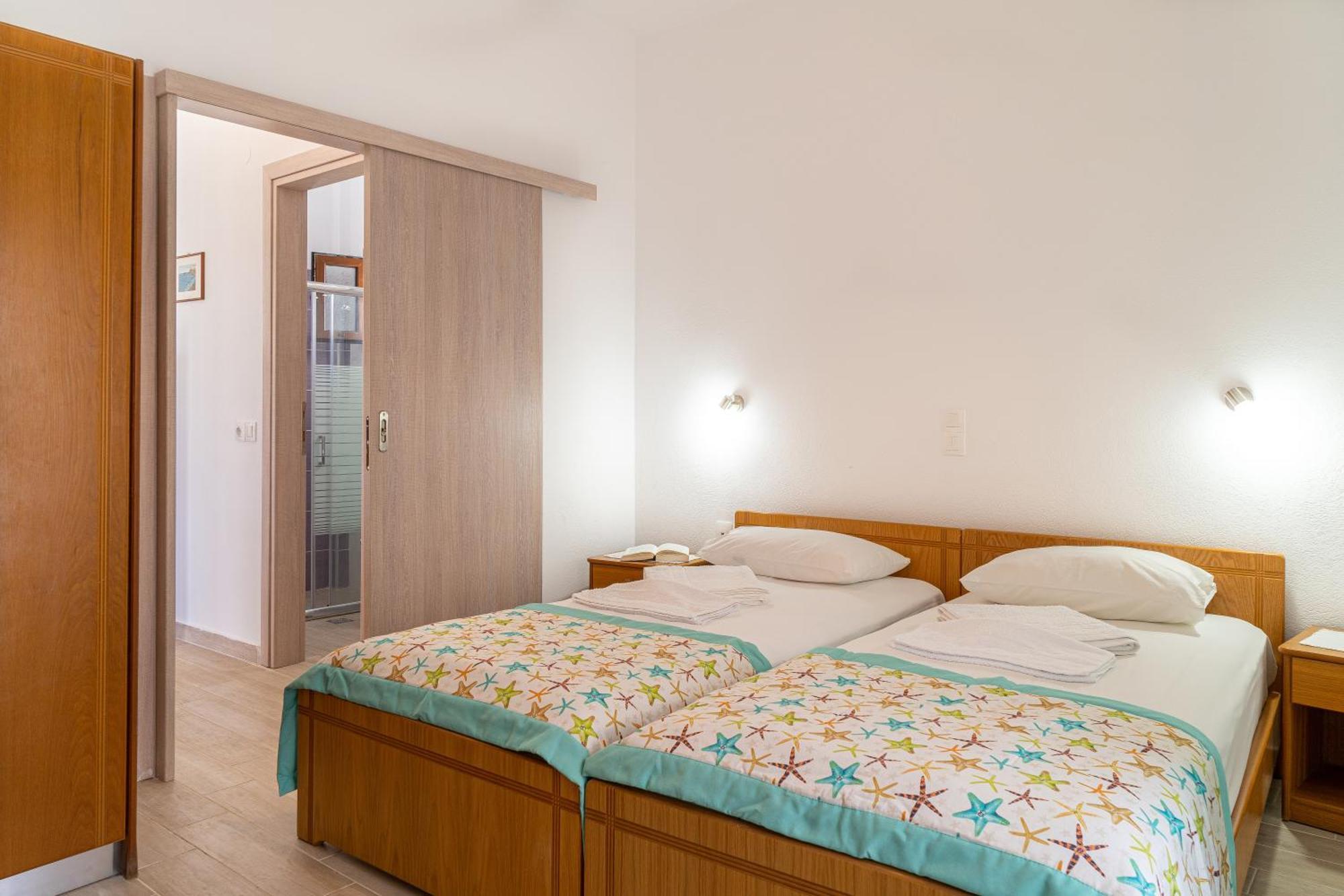 Makrýgialos Akrotiri Apartments מראה חיצוני תמונה
