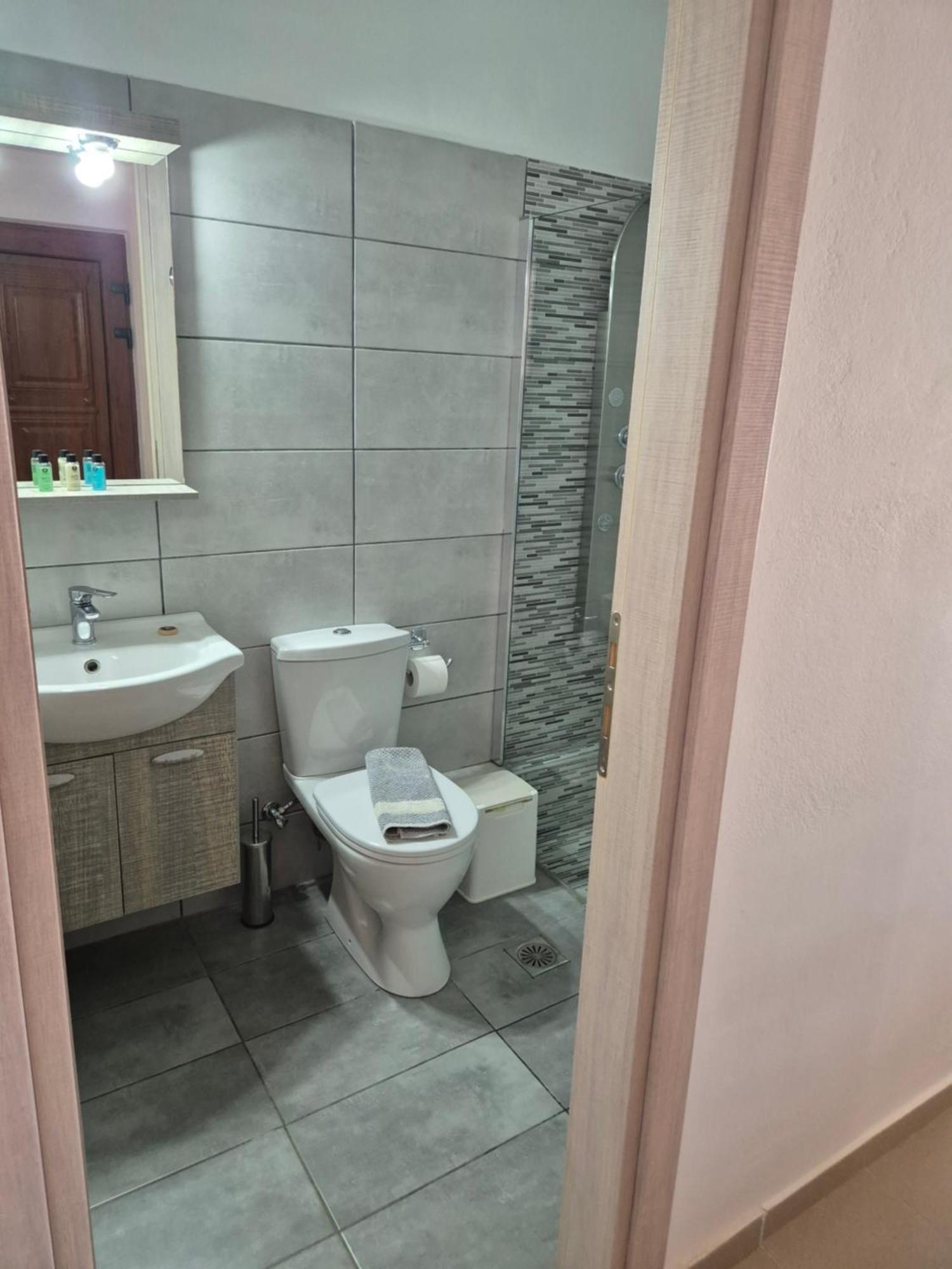 Makrýgialos Akrotiri Apartments מראה חיצוני תמונה
