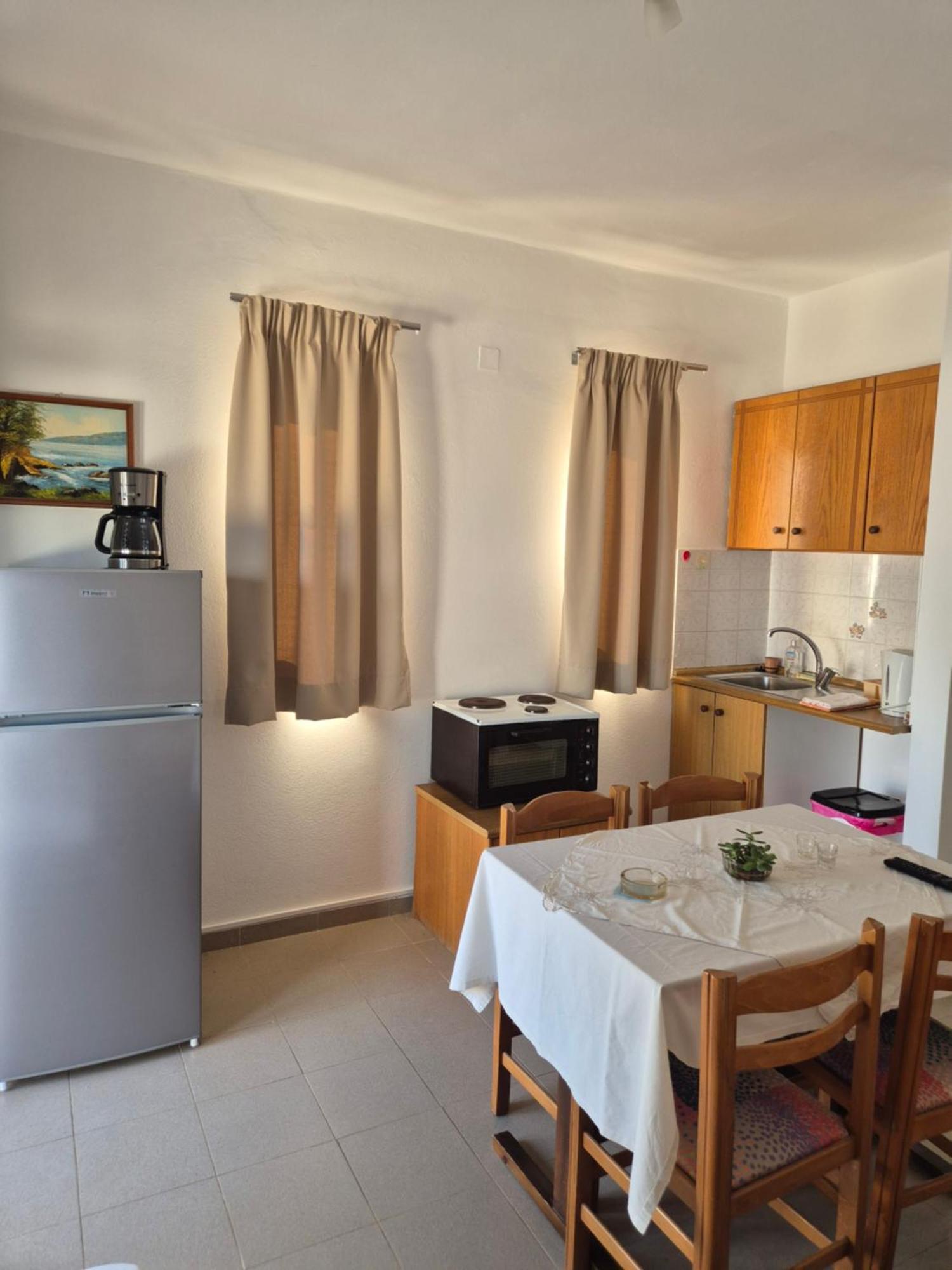 Makrýgialos Akrotiri Apartments מראה חיצוני תמונה