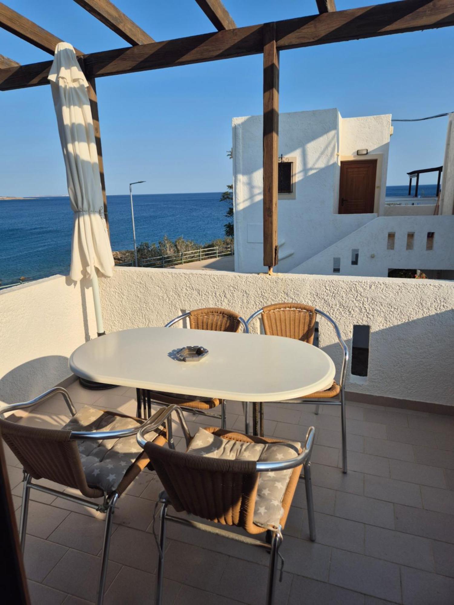 Makrýgialos Akrotiri Apartments מראה חיצוני תמונה